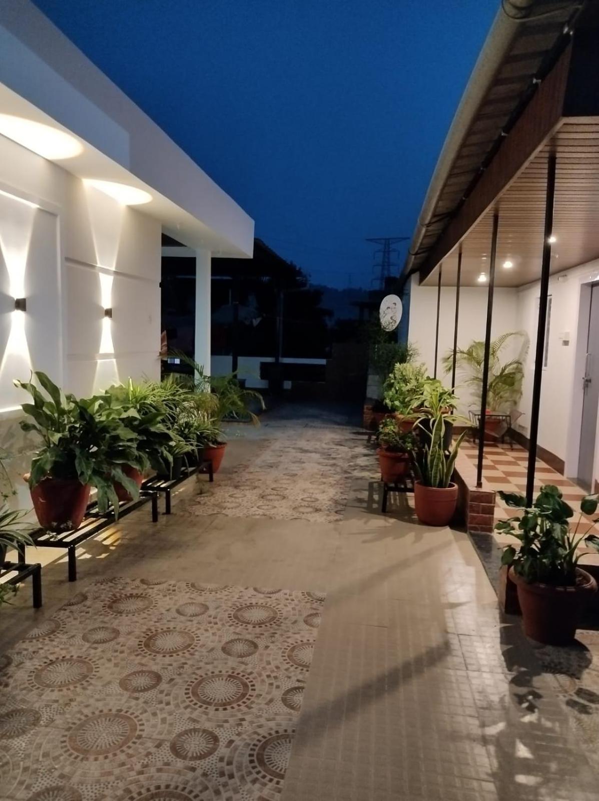 Areca Homestay Guwahati Buitenkant foto