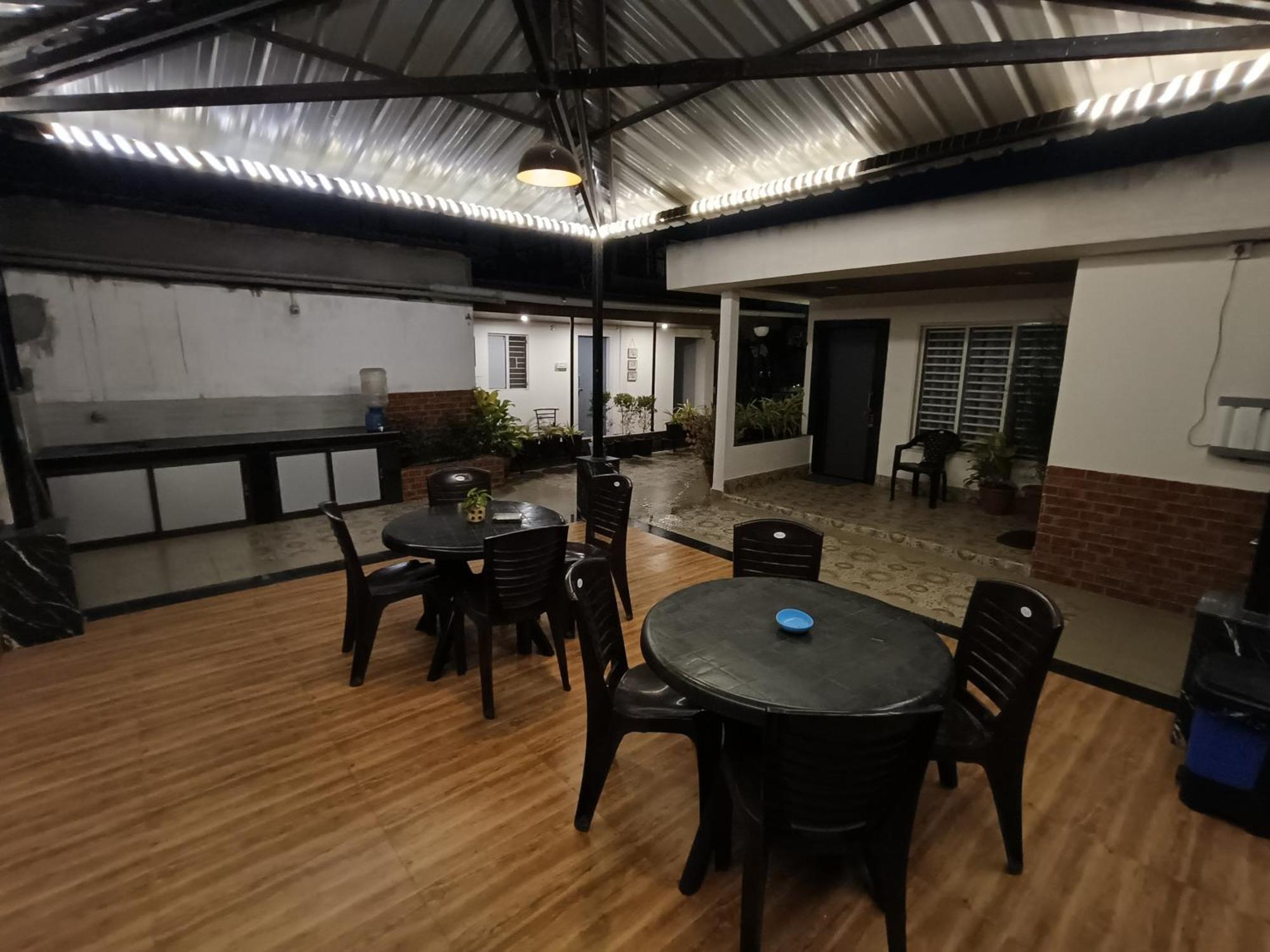 Areca Homestay Guwahati Buitenkant foto
